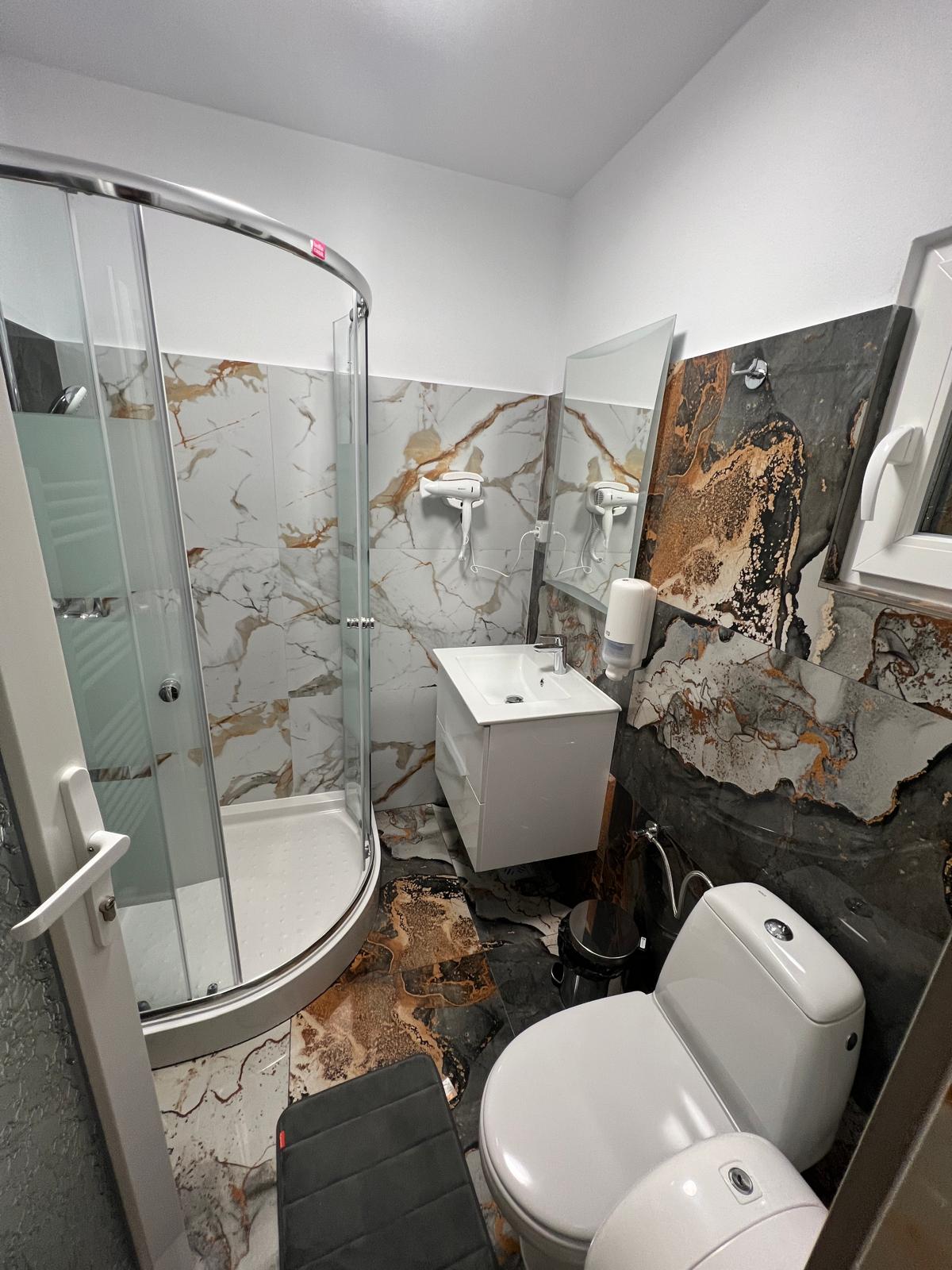 Cameră dublă deluxe cu balcon (14)