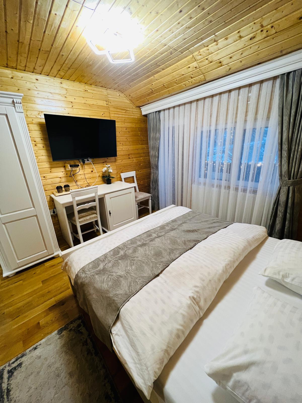 Cameră dublă deluxe cu balcon (15)