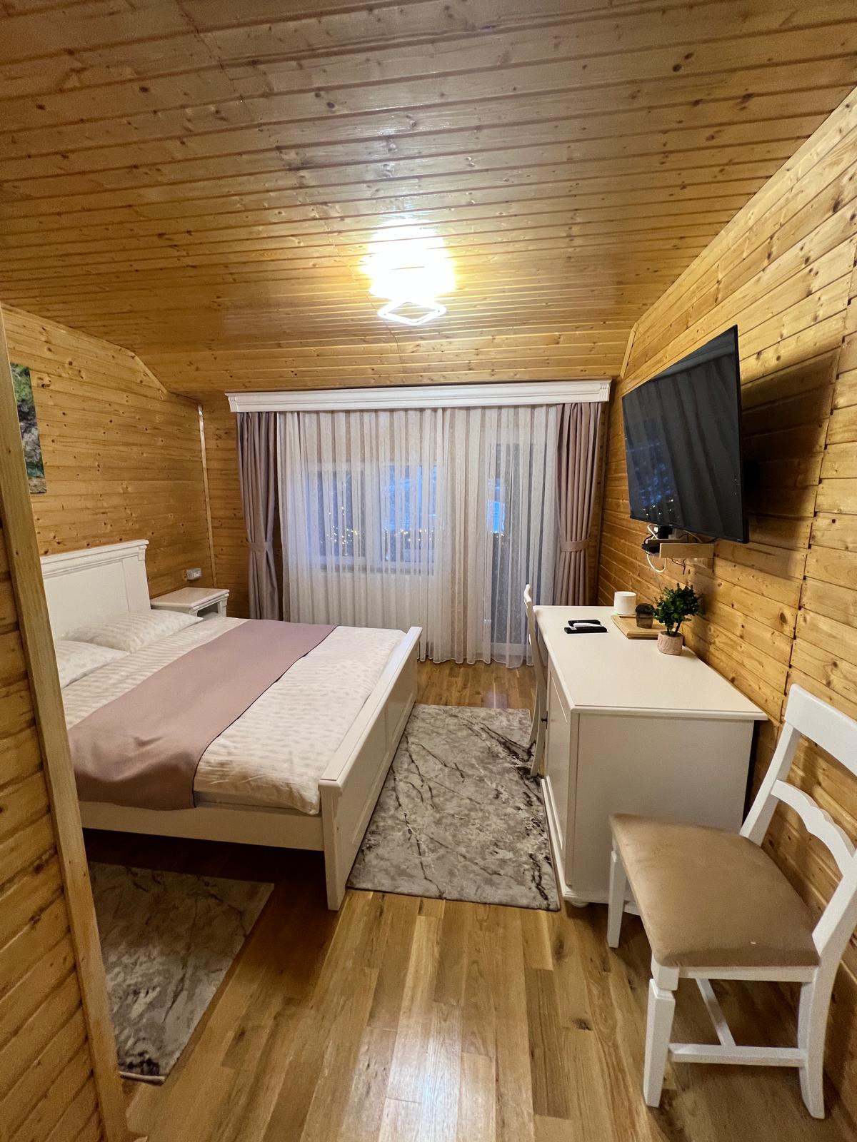 Cameră dublă deluxe cu balcon (2)