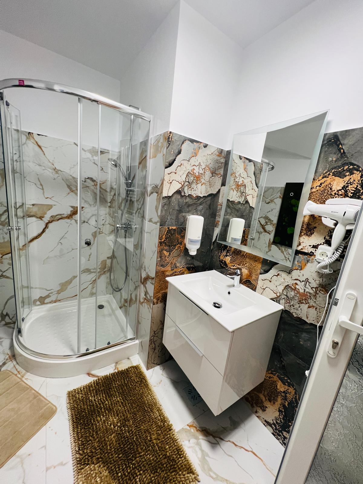 Cameră dublă deluxe cu balcon (20)