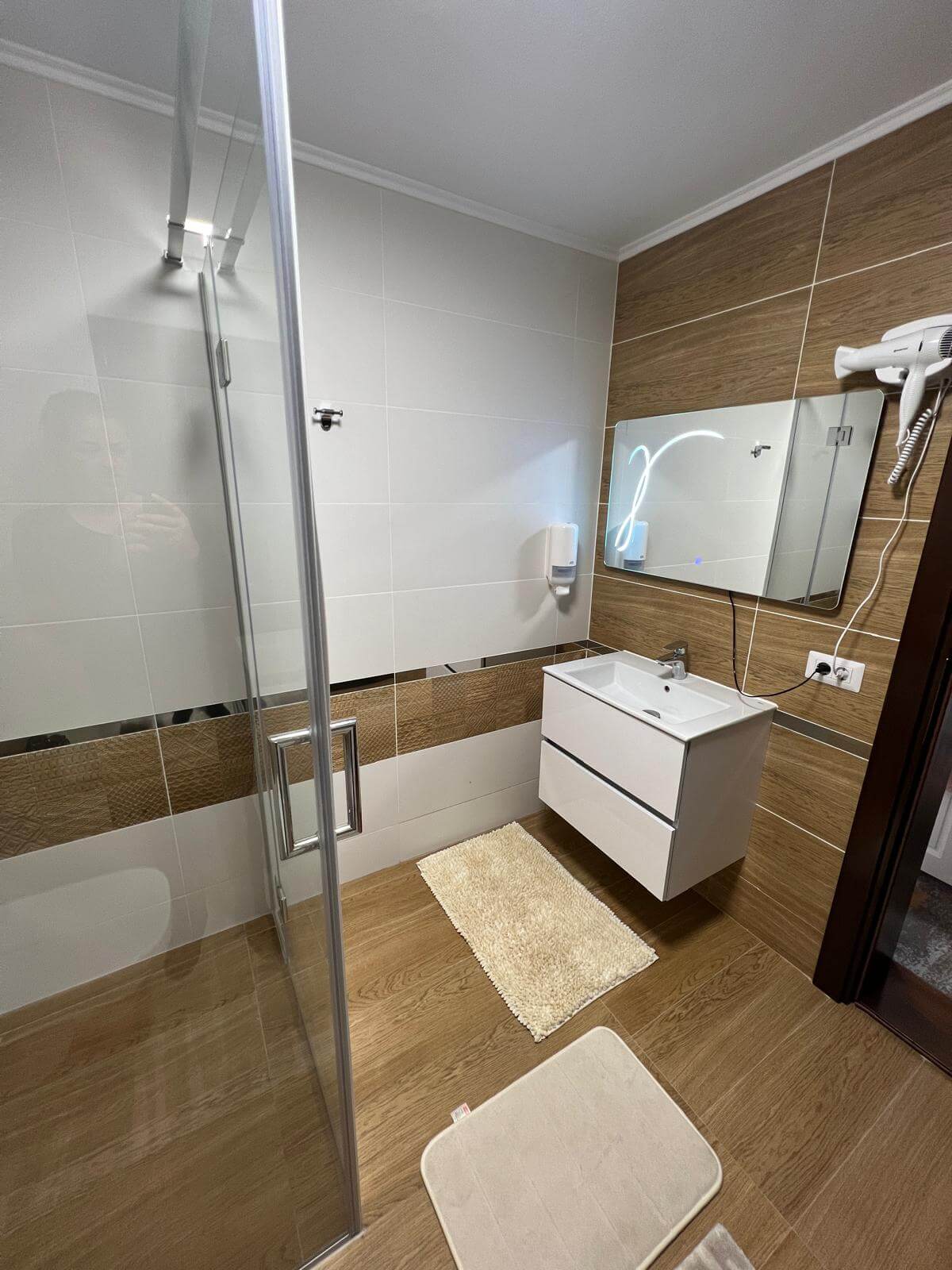 Camera superioară de familie(2 Ad și 2 copii) (13)