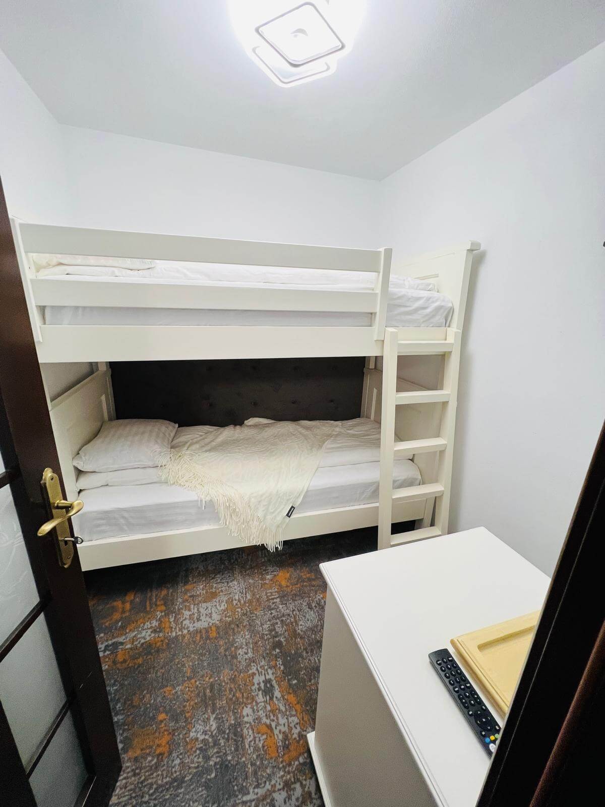 Camera superioară de familie(2 Ad și 2 copii) (4)