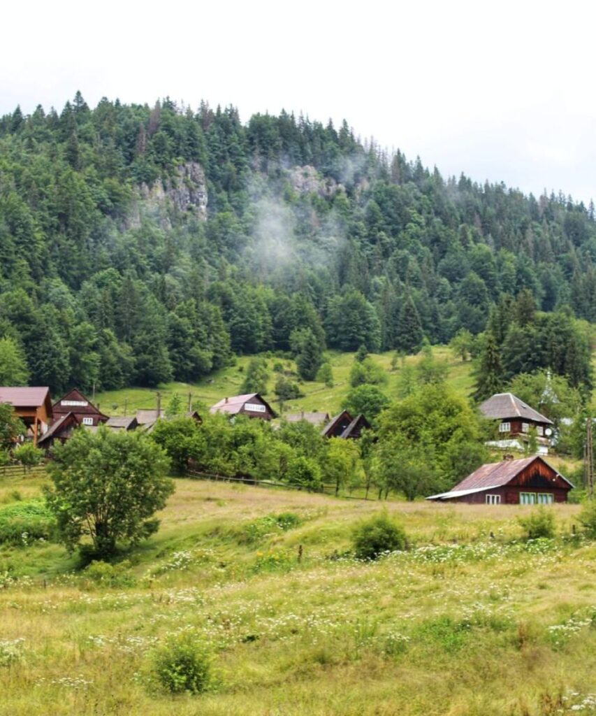 Satul casa de piatră și Izbucul Tauz (6)